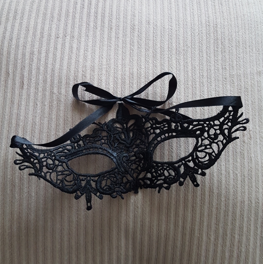 Black Lace Masquerade Mask Elegant, Halloween, Festival - Picture 5 of 7